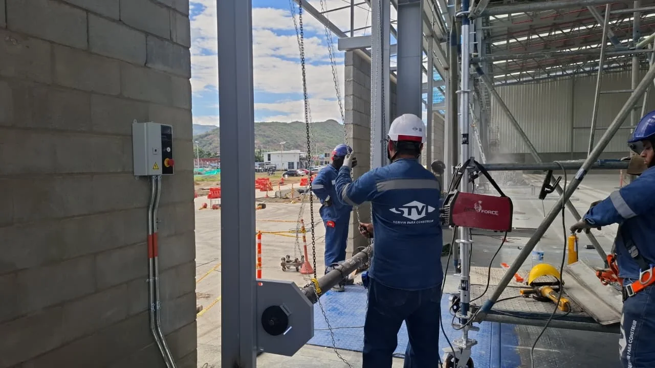 Instalación de puertas industriales STVL